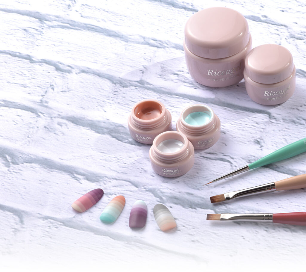 2025 年10月 | プロのネイリストが選ぶジェルネイルとは？おすすめ