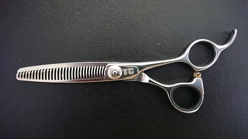 TICシザー両櫛セニングシザー研がせていただきまいした | 理美容ハサミ