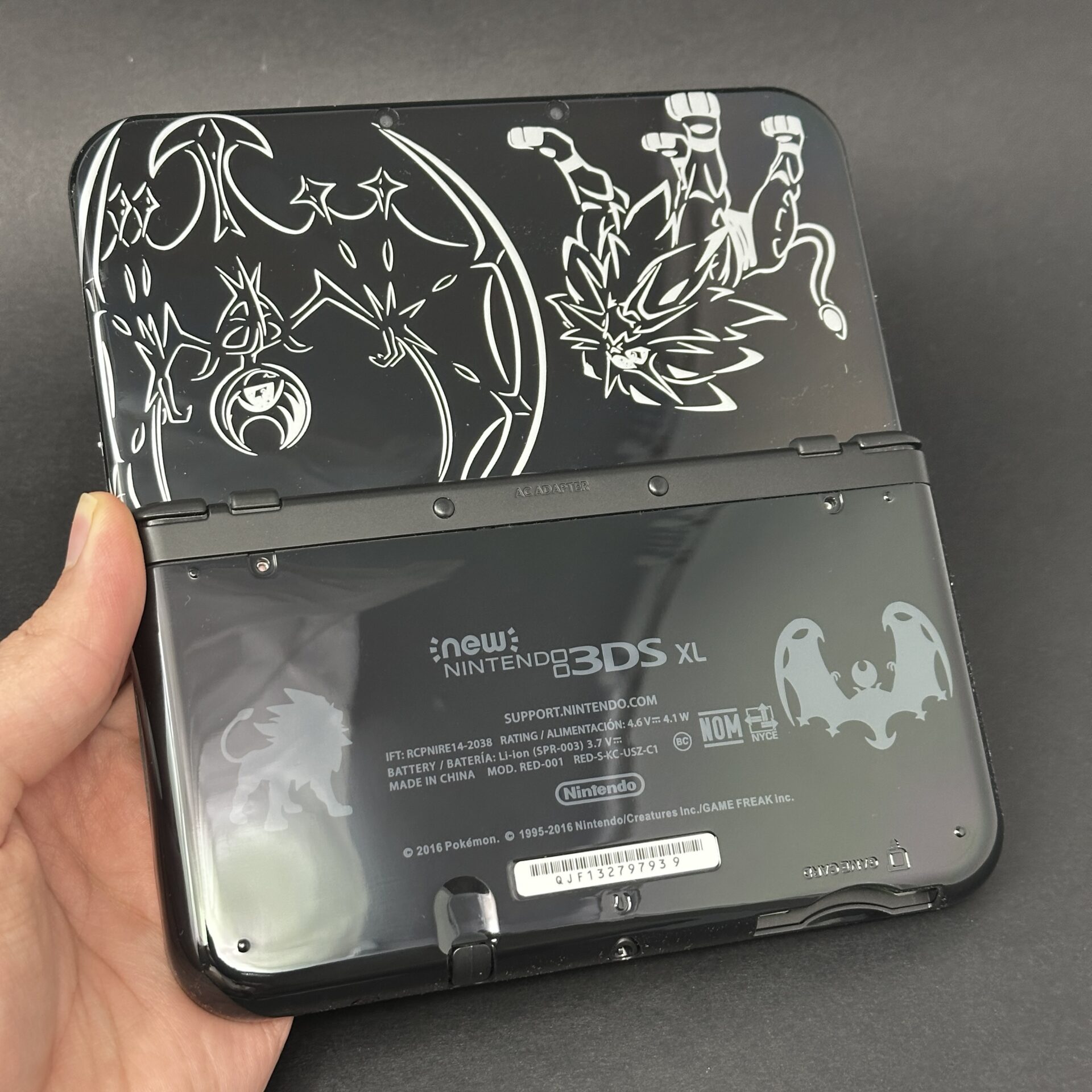 New Nintendo 3DS XL (64GB) – 600+ Games | Solgaleo Lunala Edition