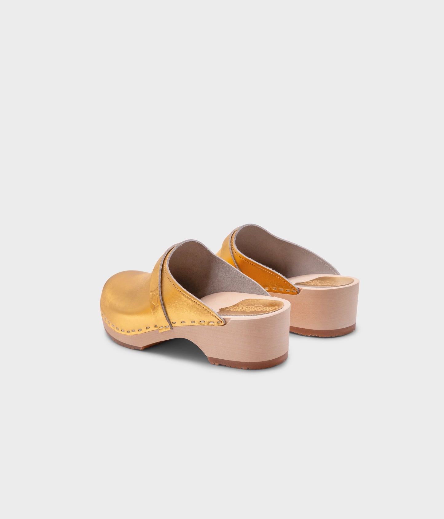 Tokyo classic clog mule in metallic gold | Sandgrens