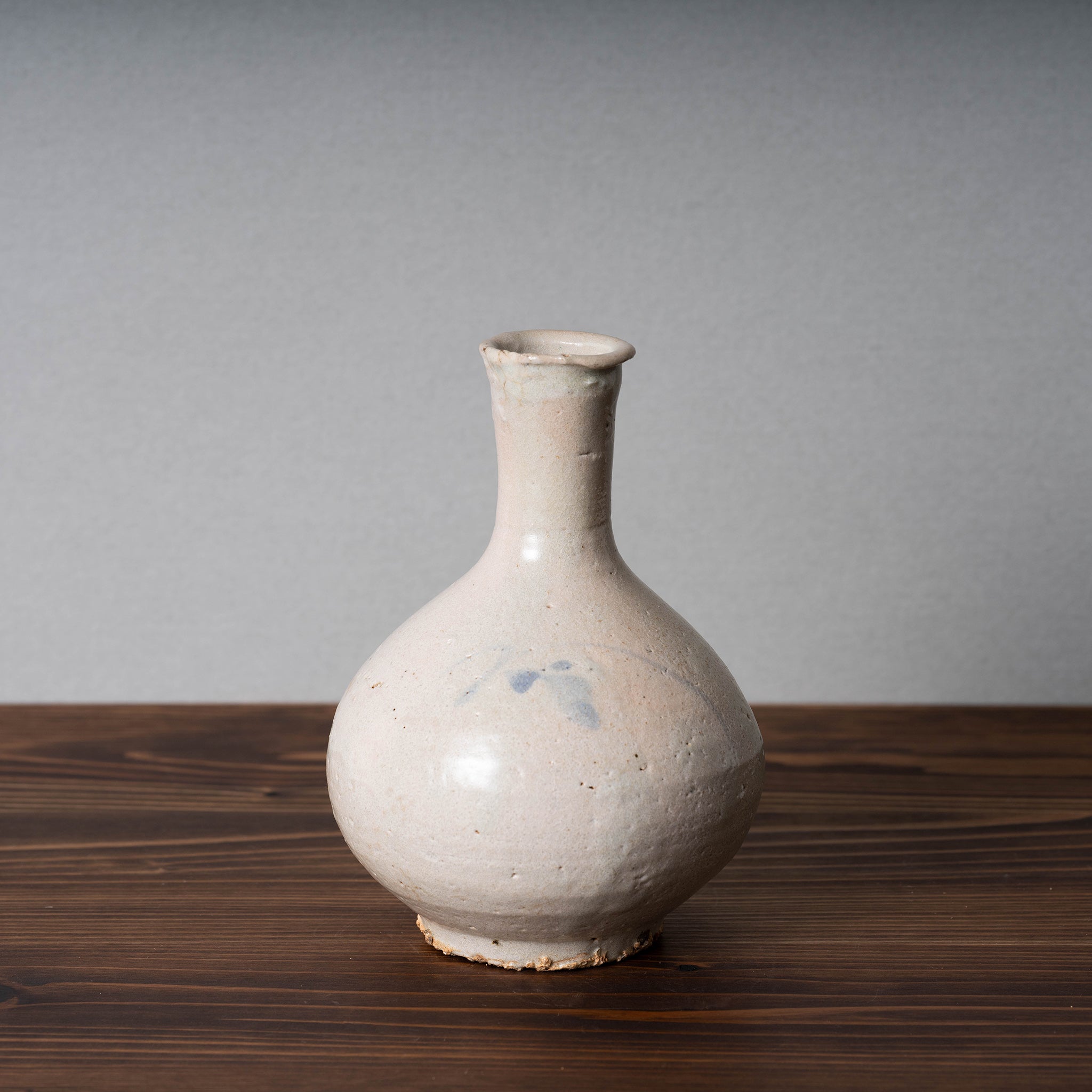 李朝 白磁草花文長頸瓶 – 燦禾 SANKA