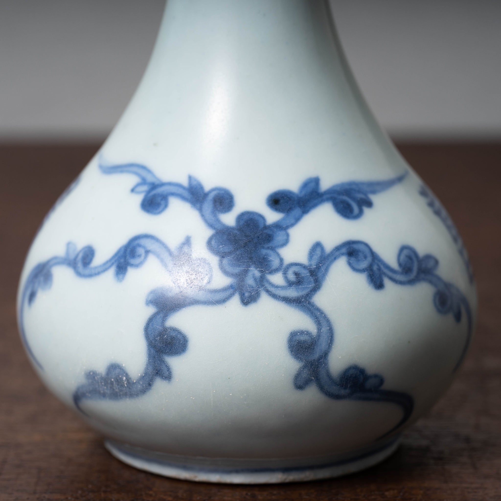 李朝 分院染付寿字草花文瓶 – 燦禾 SANKA