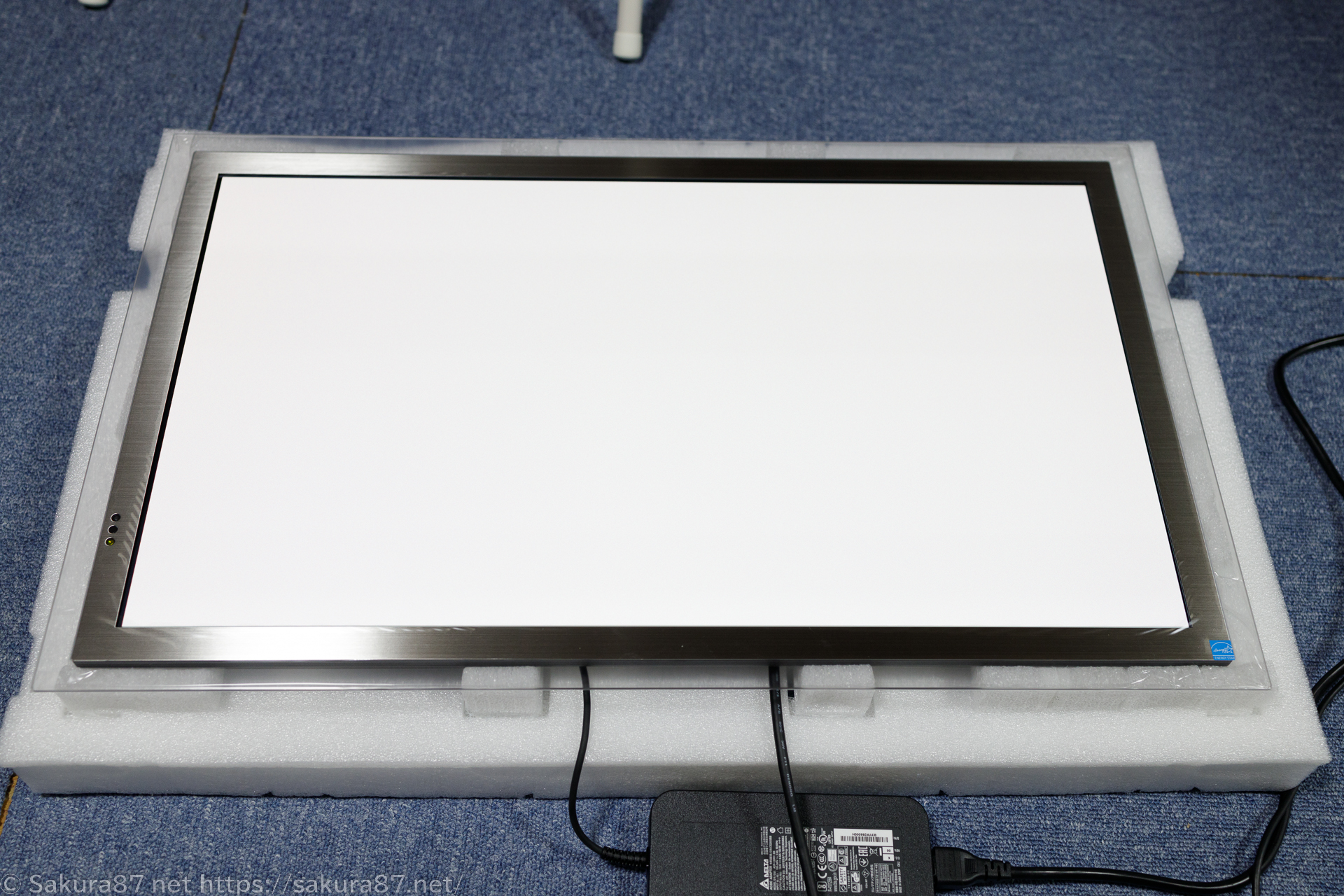 ワケアリ有機ELモニタ買いました JOLED glancy EPS269Q01DA レビュー