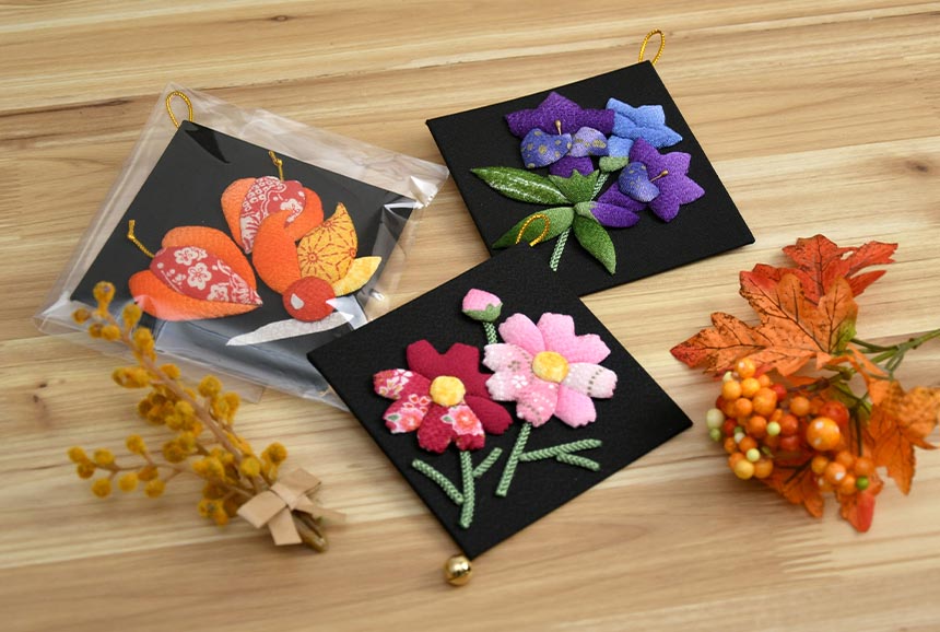 三連タペストリー・花の彩り（秋）｜株式会社さくらほりきり