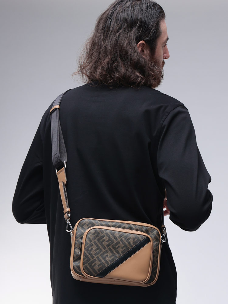 FENDI (フェンディ) FFロゴ クロスボディバッグ メンズ - バッグ