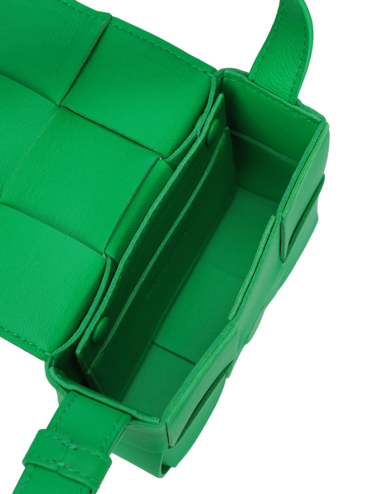 BOTTEGA VENETA (ボッテガ・ヴェネタ) イントレチャート ミニ レザー