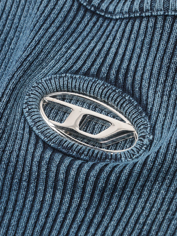 DIESEL (ディーゼル) オーバルDプレートクルーネック 長袖ニット m