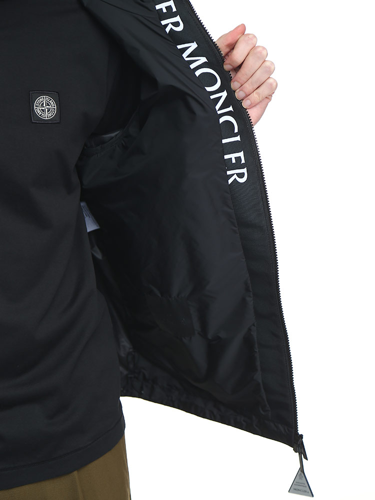 MONCLER (モンクレール) ロゴ フルジップ ウインドブレーカー Junichi