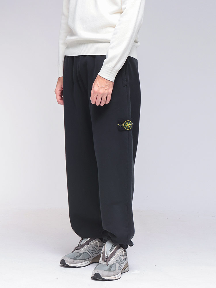 STONE ISLAND (ストーンアイランド) コンパスパッチ スウェットパンツ