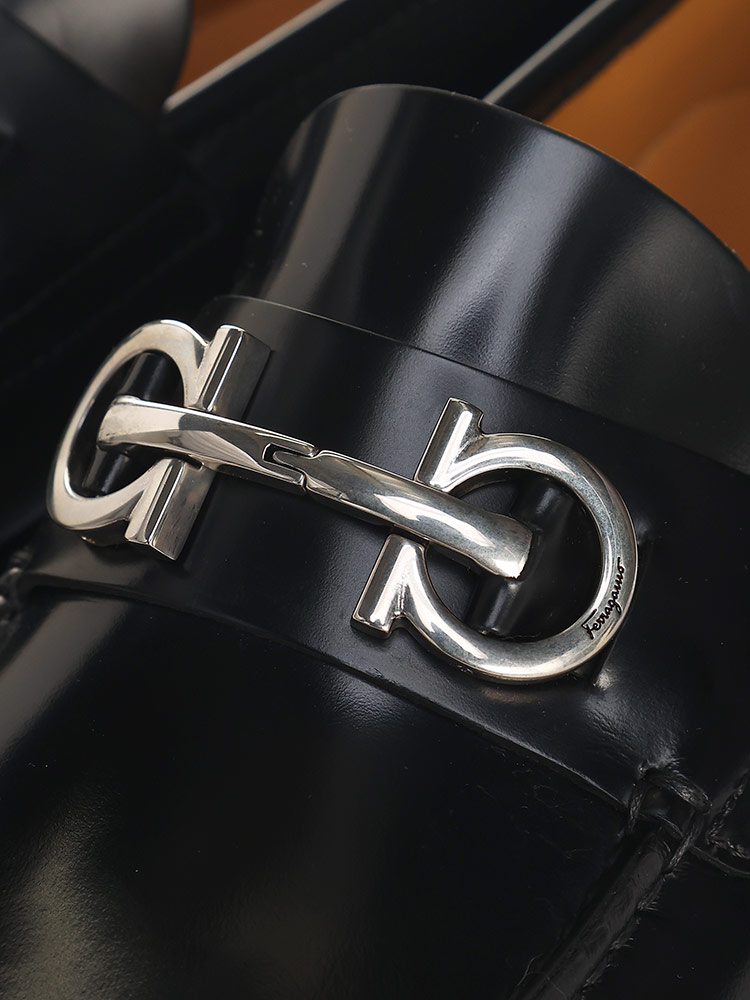Salvatore Ferragamo (サルバトーレフェラガモ) ガンチーニ ローファー