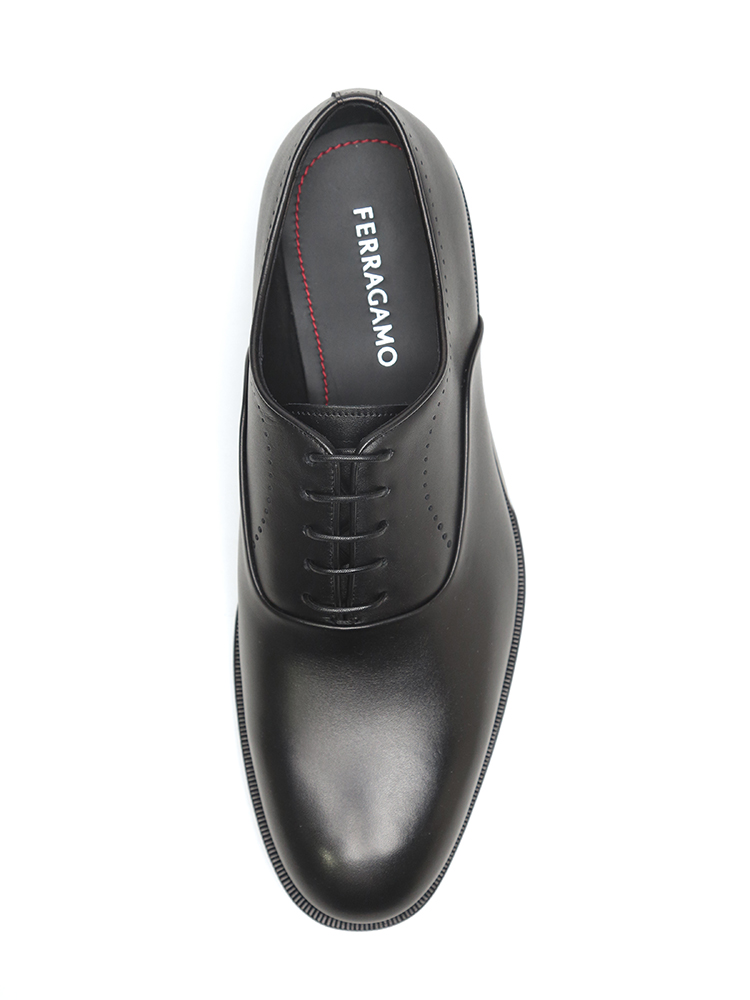 Salvatore Ferragamo (サルヴァトーレフェラガモ) レザー プレーントゥ