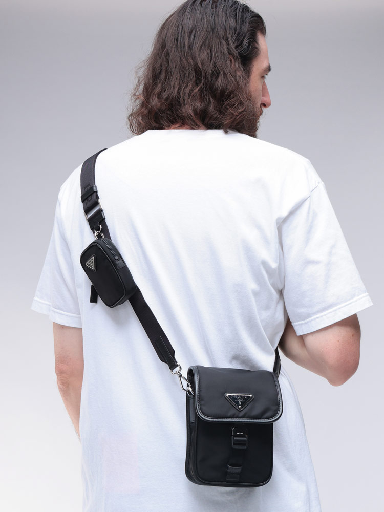PRADA (プラダ) Re-Nylon ミニポーチ付き ショルダーバッグ