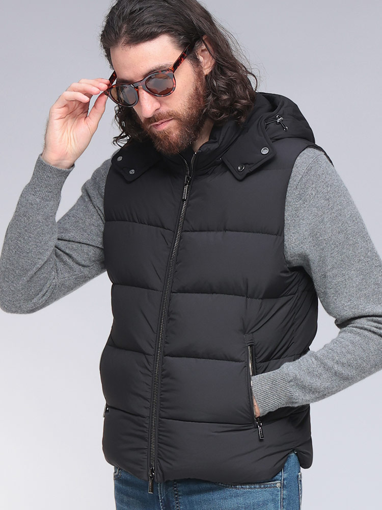 MOORER (ムーレー) フード付きダウンベスト FIRE-SKT MRFIRESKT26F