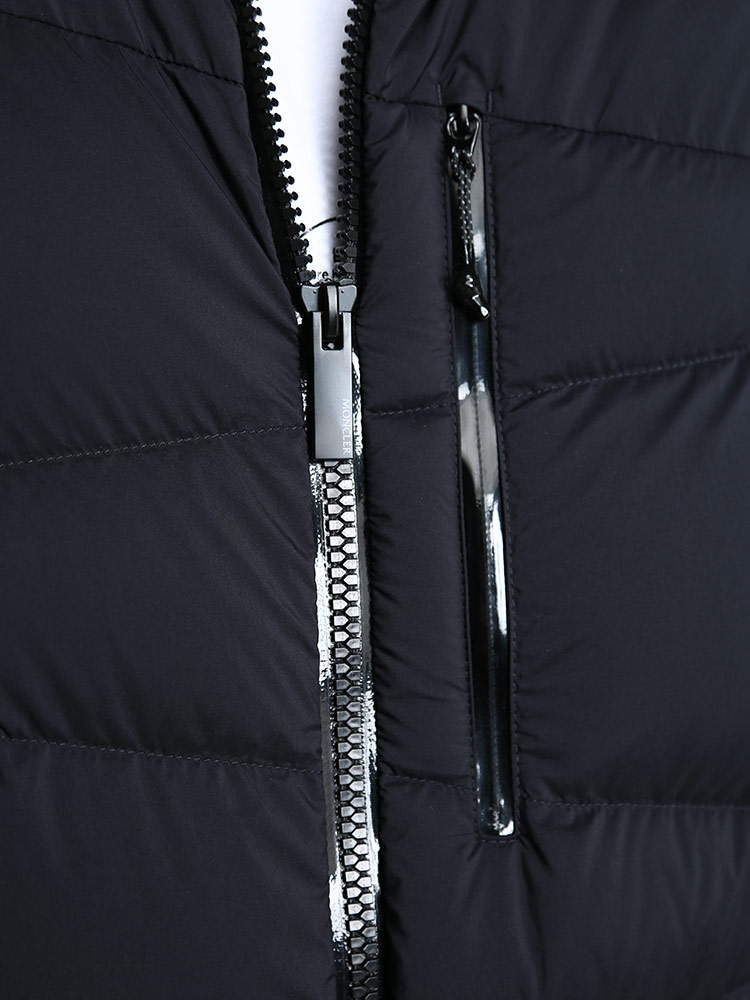 MONCLER (モンクレール) 斜めキルト フルジップ ダウン ニット