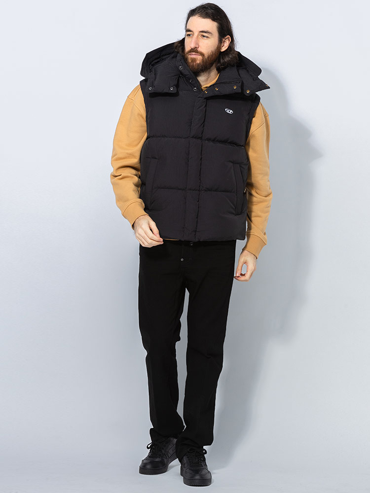 DIESEL (ディーゼル) フード着脱 ナイロン ロゴパッチ ダウンベスト