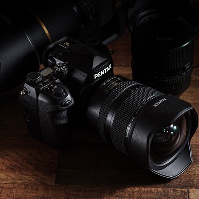ペンタックスのカメラレンズおすすめ10選。持ち運びに便利なコンパクト