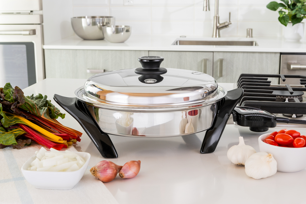 12 in. Electric Oil Core Skillet With Cover | Stainless Steel