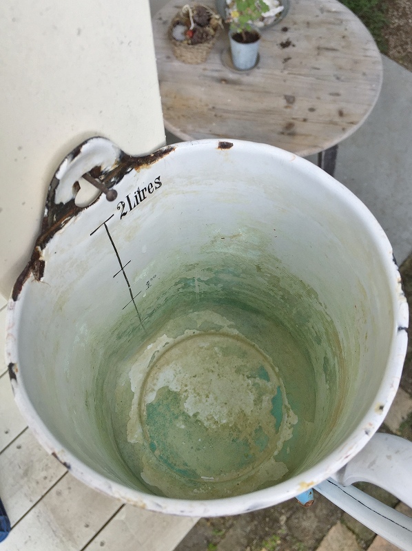 フランスBF社製ホーローイリゲーターはかわいいアンティークネット