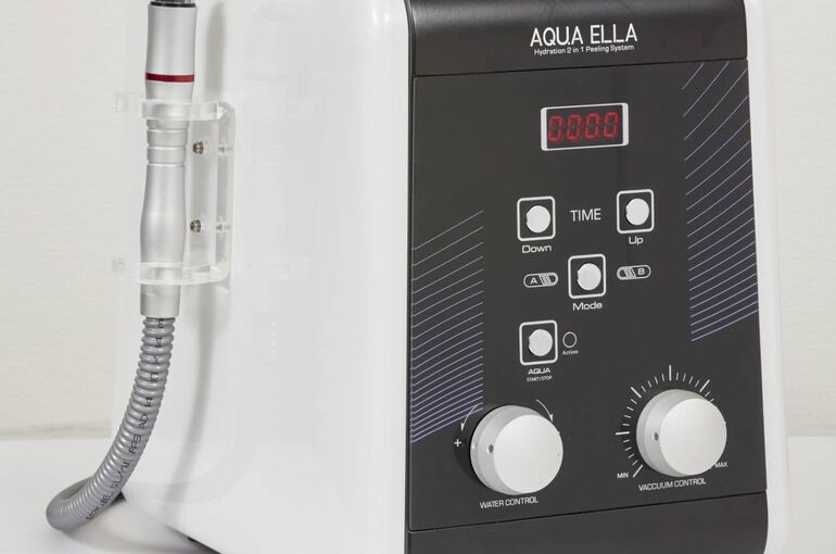 群馬県初のアクアエラ導入店、話題のハイドロスキン | フェイシャル