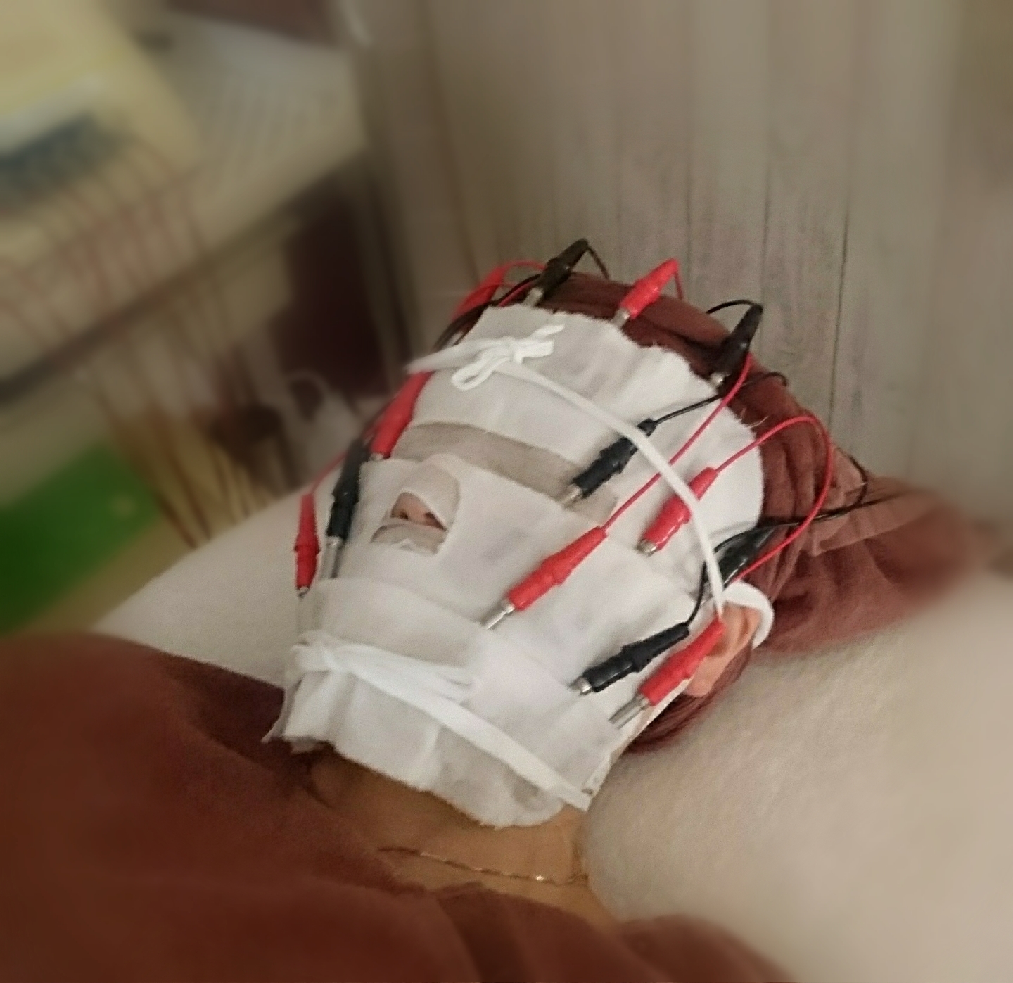 バイオニックセルサーと布マスク1枚、手作り布マスク(背中、デコルテ