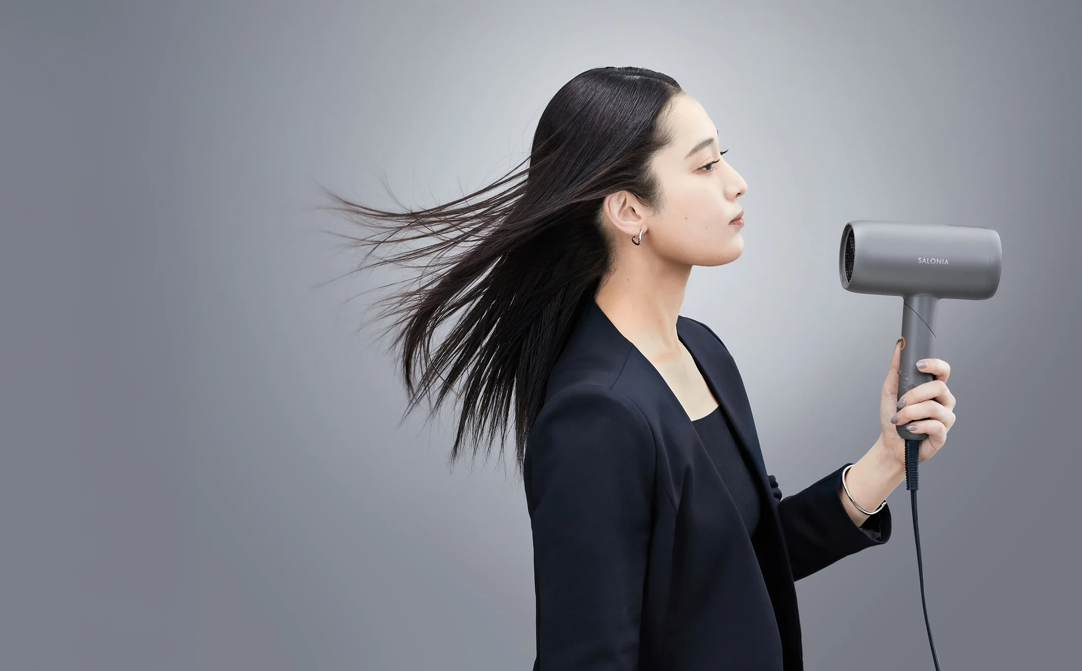 スムースシャインドライヤー特設ページ｜SALONIA(サロニア)公式サイト