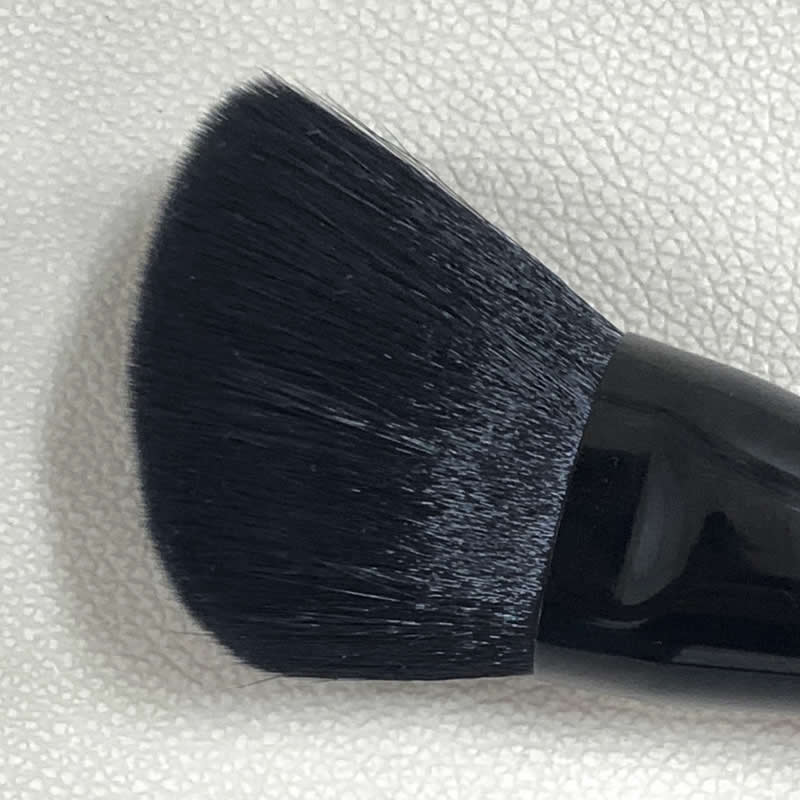 セレブラシ CELEBRUSH -テラヘルツ特殊加工 魔法のフェイスブラシ