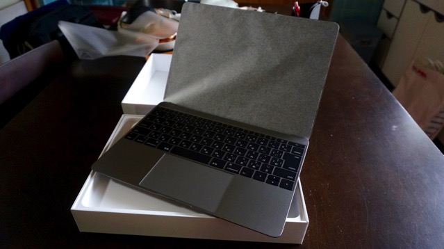 12インチMacbook(2016)6ヶ月使用レビュー。書類仕事やブログ書くなら