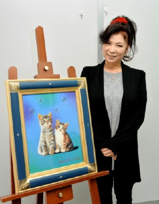 写真・画像】八代亜紀さん佐賀玉屋で絵画展 4日サイン会 | まちの話題