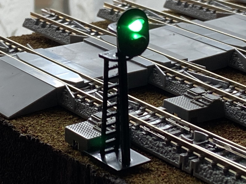 簡易「信号機」設置工事～スイッチで青・赤を手動切り替えまではし