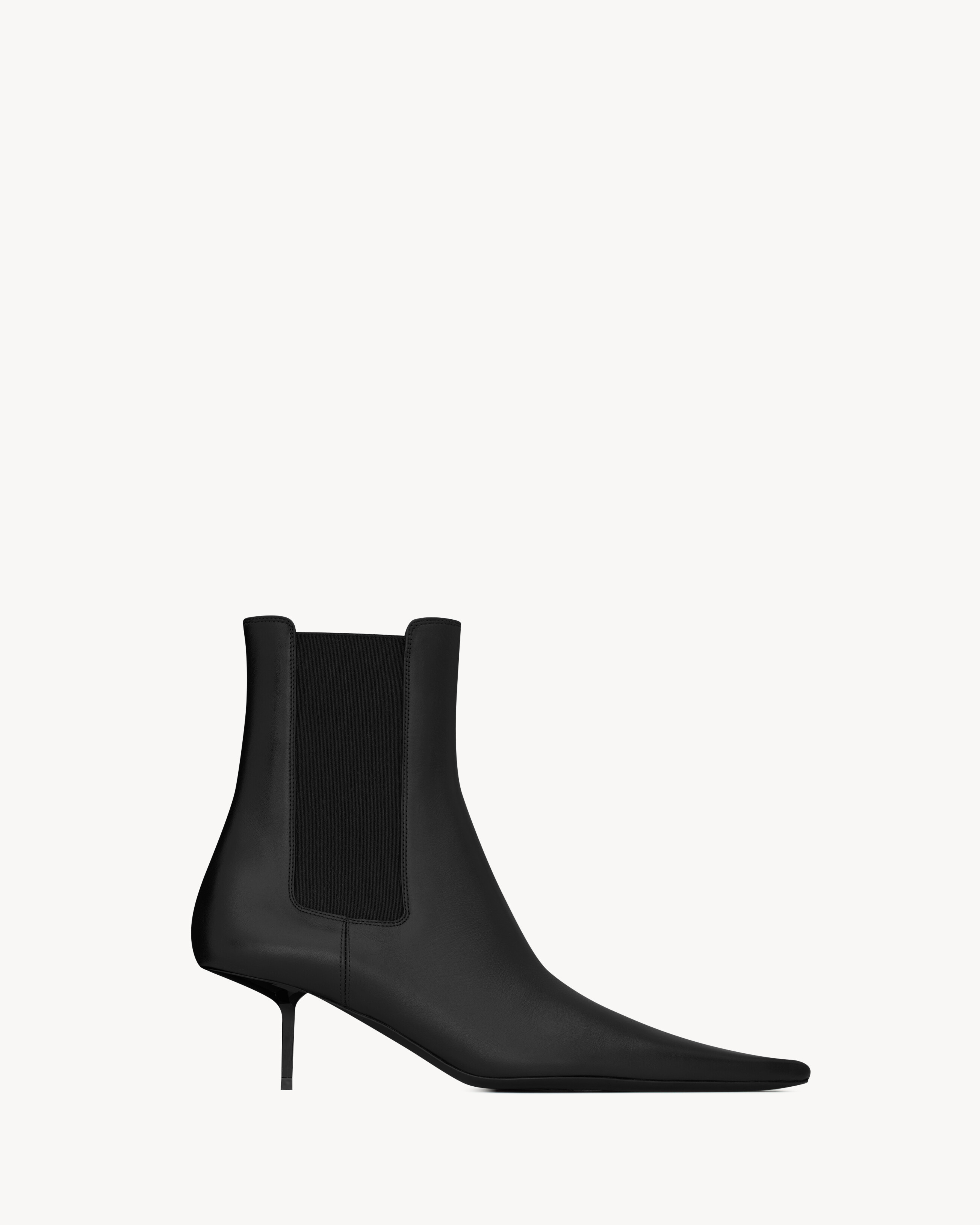 VICTOIRE chelsea boots in smooth leather in Black | Saint Laurent