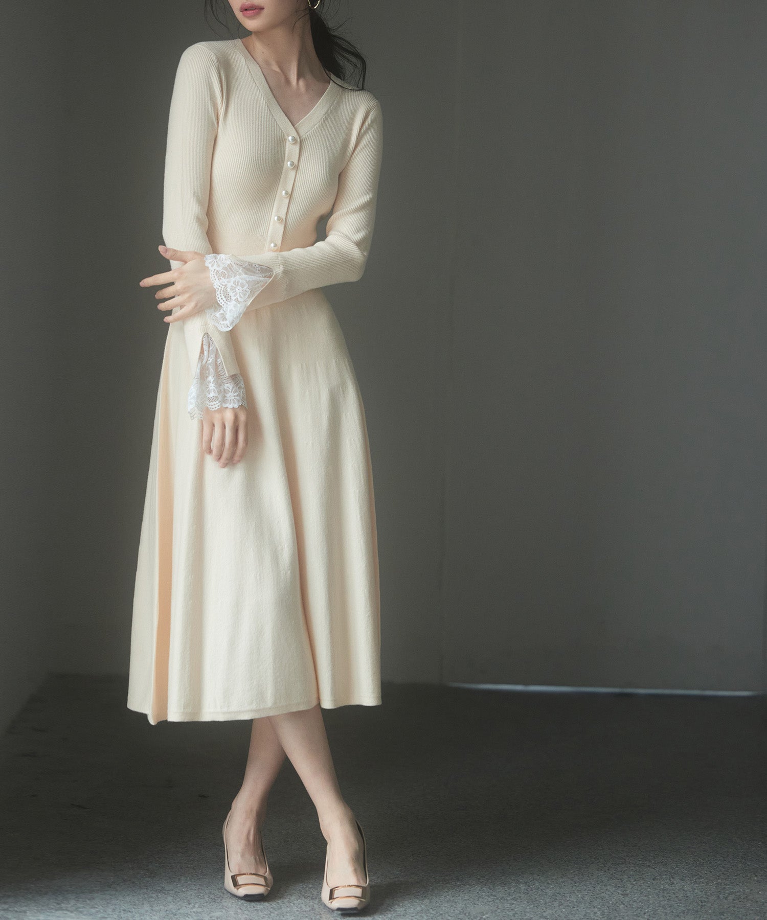 パールボタンフレアニットワンピースsdp8012 アイボリー – [公式