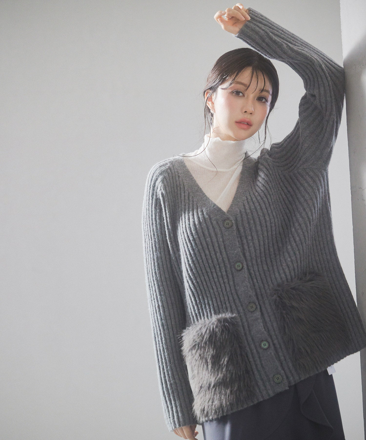 ファーポケットVネックニットカーディガンsdp8029 グレー – [公式