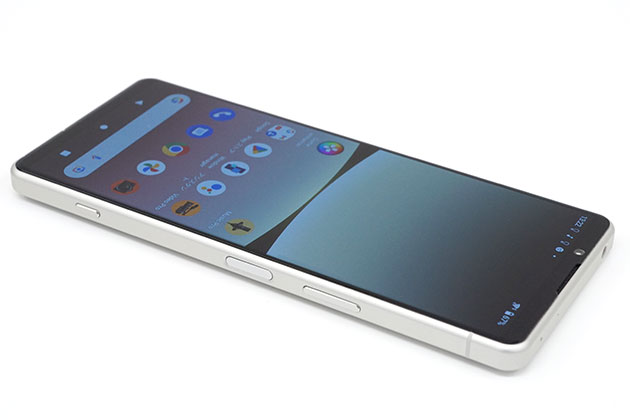 Xperia 1 VI プラチナシルバー 色を紹介 美しい銀 シリーズ唯一の明るい色