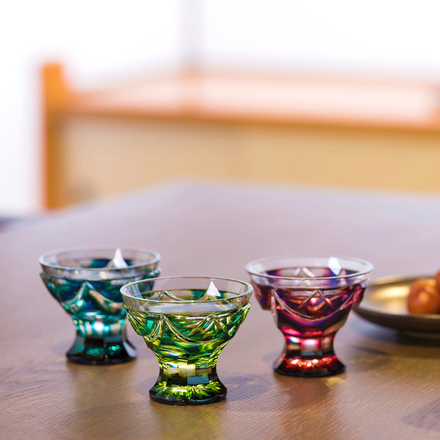 島津薩摩切子】 二色衣 脚付盃 cut202 – ㈱島津興業 島津薩摩切子