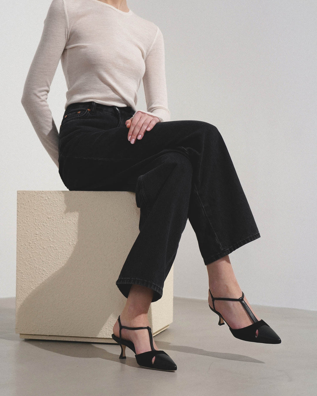 Manolo Blahnik | Turgimod 50 black leather pumps | Savannahs