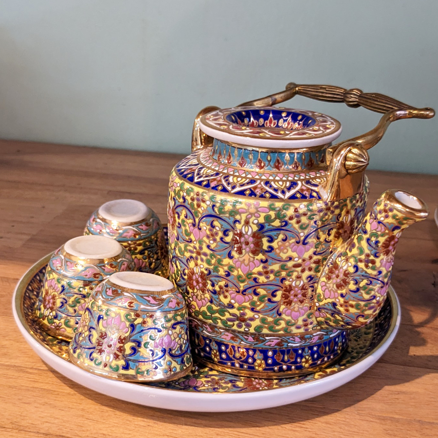 ベンジャロン焼き発祥の地、ベンジャロン村 - 皿屋敷の住人