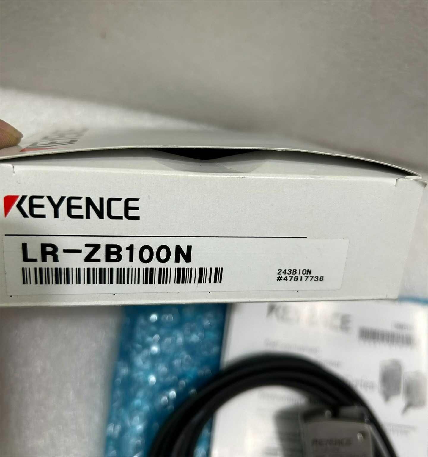 新品 オリジナル KEYENCE LR-ZB100N 自己内蔵型 CMOS レーザーセンサー