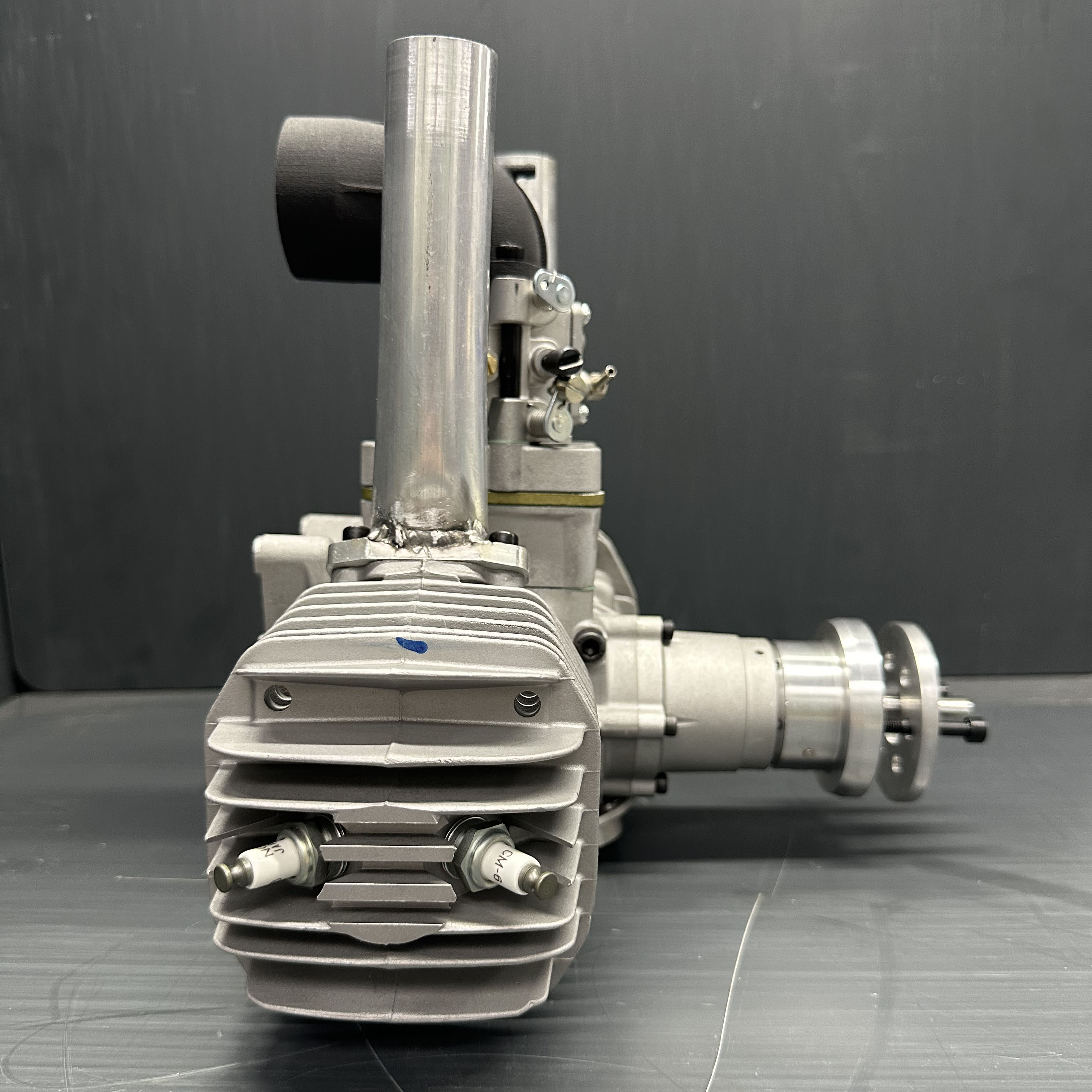 560CCエンジン RC飛行機用 二気筒空冷2ストロークエンジン