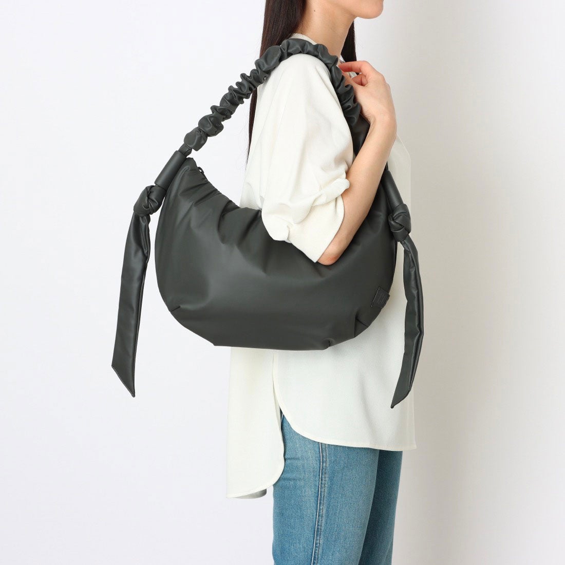 カンペール CAMPER PUFFER ショルダーバッグ （チャコールグレー