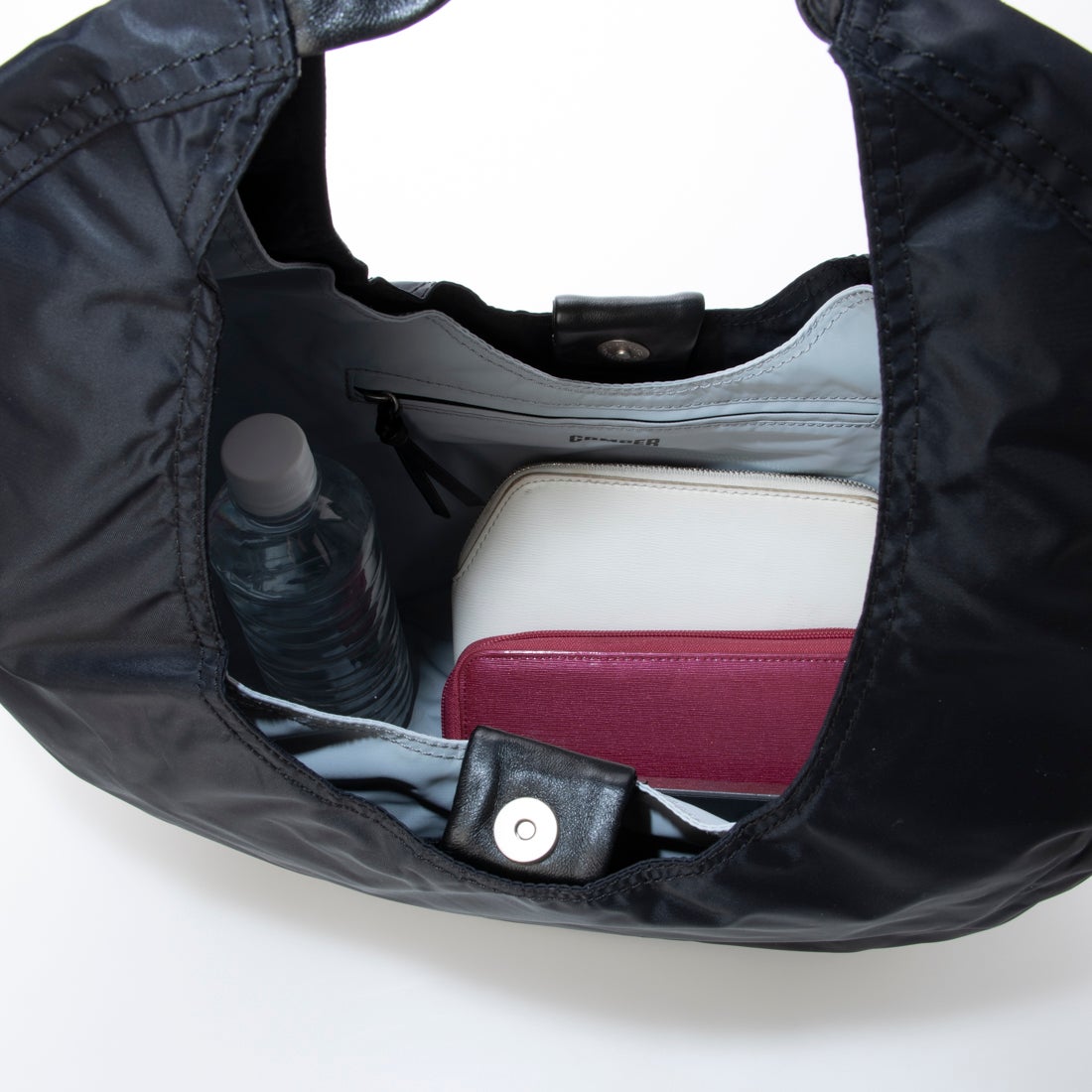 カンペール CAMPER VALLDEMOSSA VACIO ショルダーバッグ （ブラック