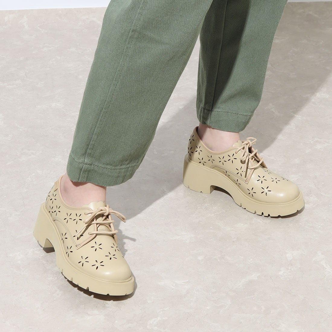 カンペール CAMPER [カンペール] MILAH / フラットシューズ （ベージュ