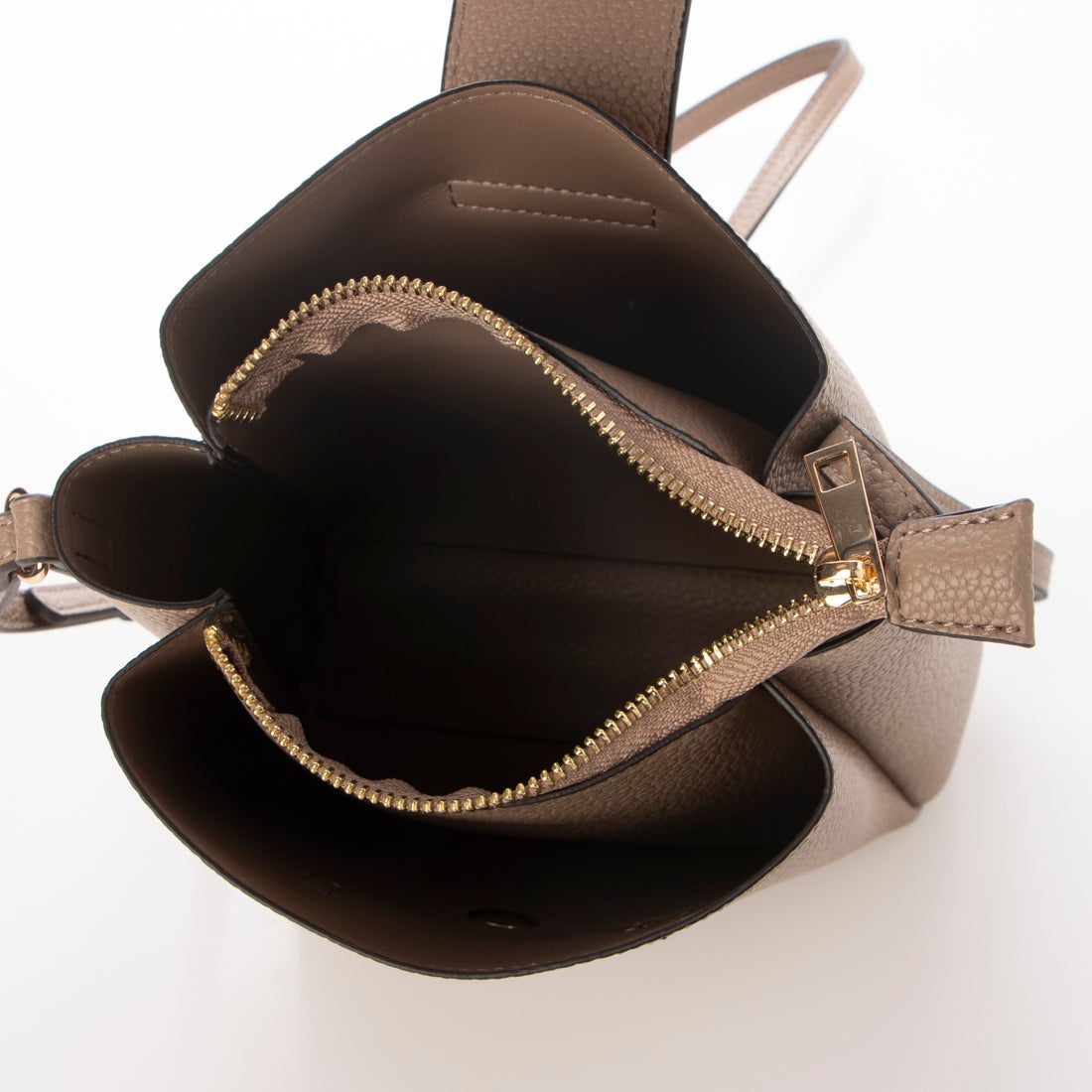 カシュカシュ cache cache 3つ口縦型ショルダーバッグ （OK