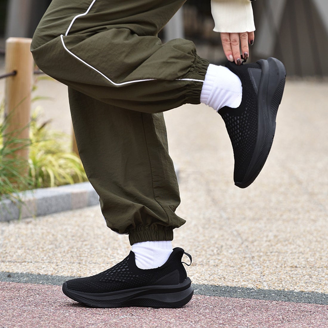 チョコザップ chocoZAP 楽に履ける厚底スニーカー （ブラック