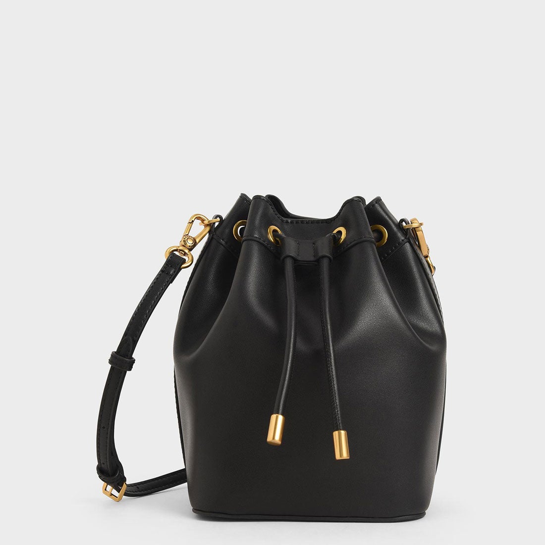 CHARLES & KEITH キャンバス ドローストリングバケツバッグ 【再入荷