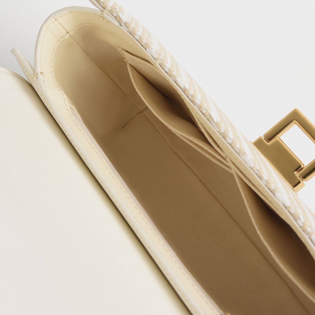 CHARLES & KEITH チェーンハンドル ショルダーバッグ 【再入荷