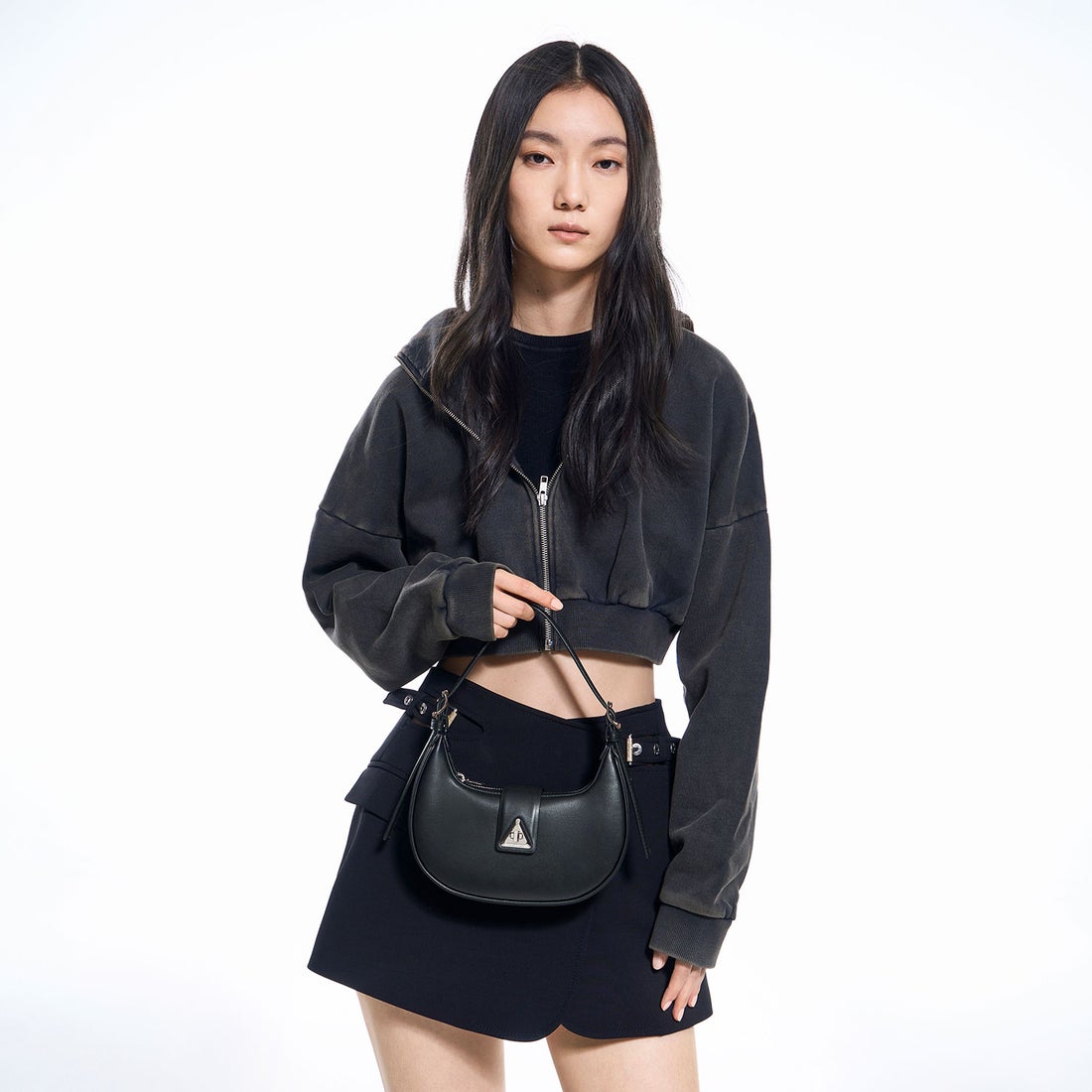 CHARLES & KEITH トライアングルバックル ベルトショルダーバッグ 【再