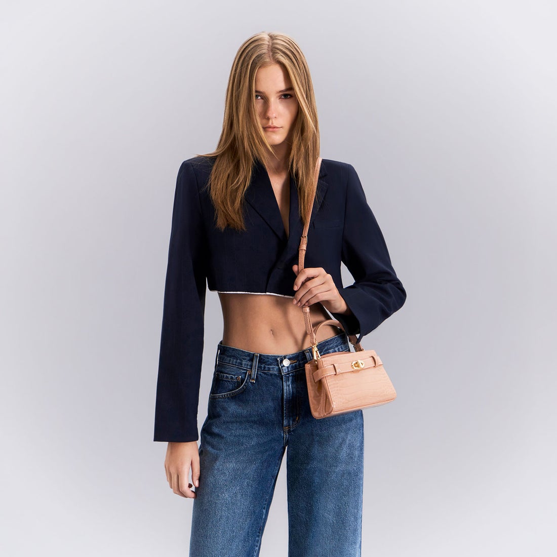 CHARLES & KEITH Aubrielle オブリエル クロックエフェクトトップ