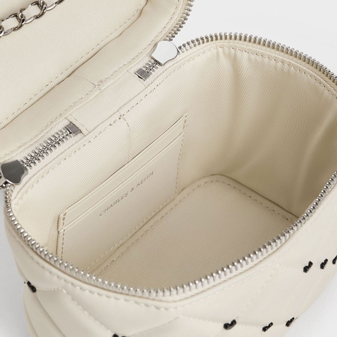 CHARLES & KEITH Nezu ネズ キルトハートプリントバッグ （Chalk