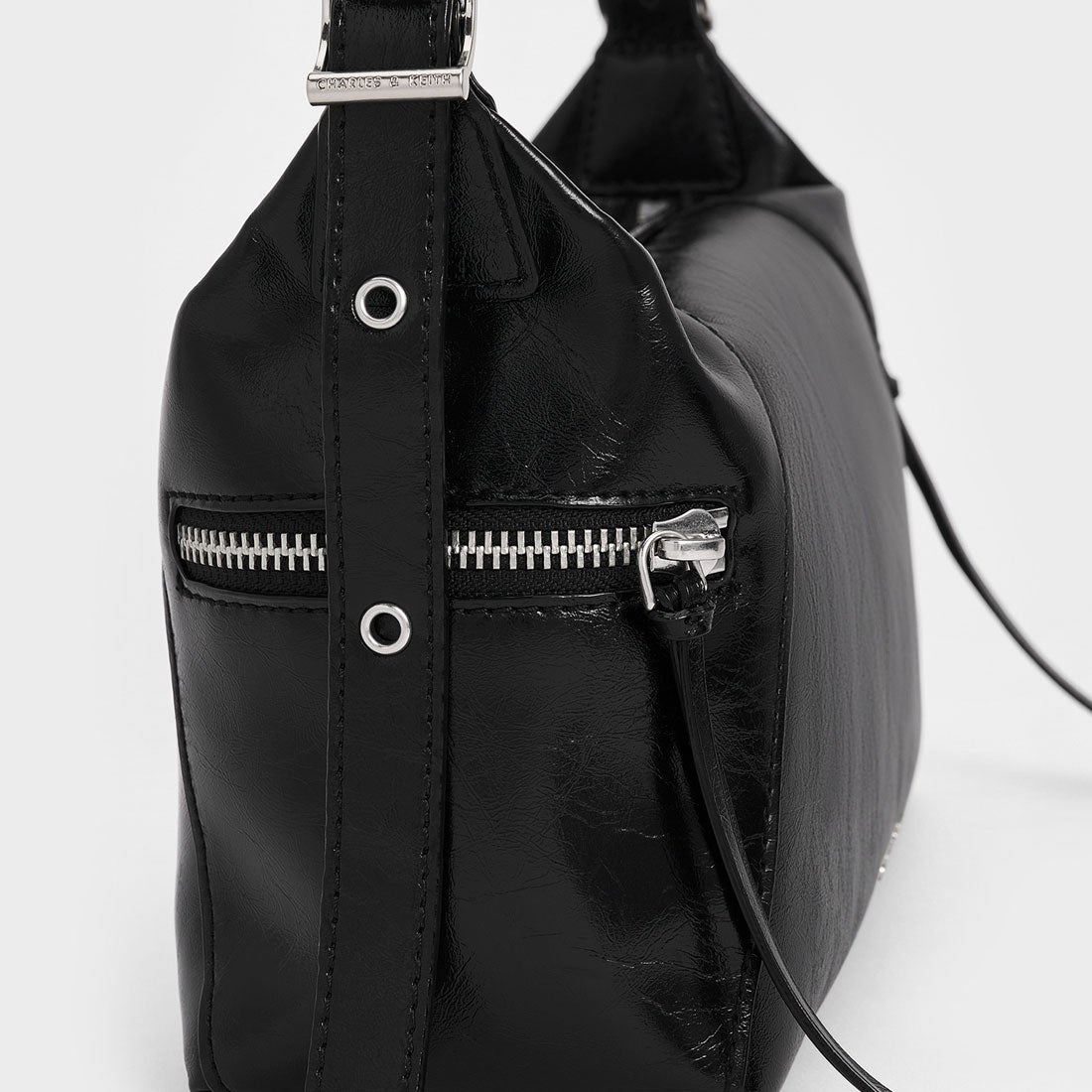 CHARLES & KEITH Xylia ザイリア ホーボーバッグ【再入荷】（Noir