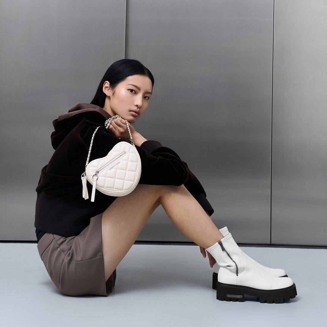 CHARLES & KEITH サイドジップ アンクルブーツ 【再入荷】（White